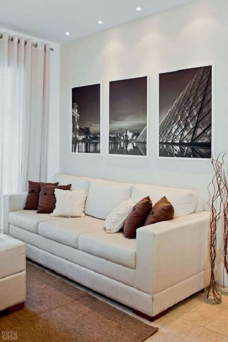 96. Sofá de linho para decoração de sala simples – Foto: Mara Ramos Arquitetura e Design
