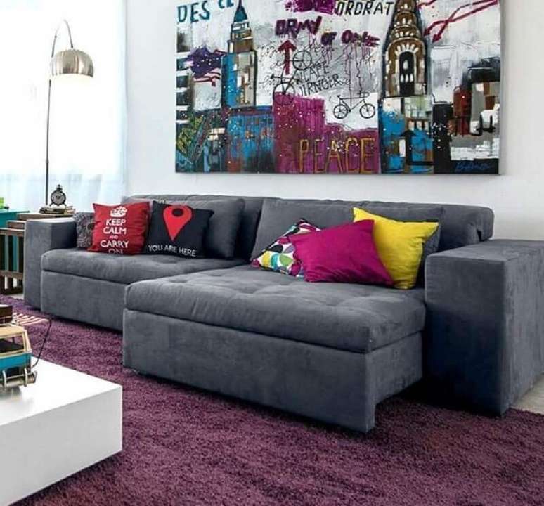 16. O sofá suede é um dos modelos mais usados – Foto: Pinterest