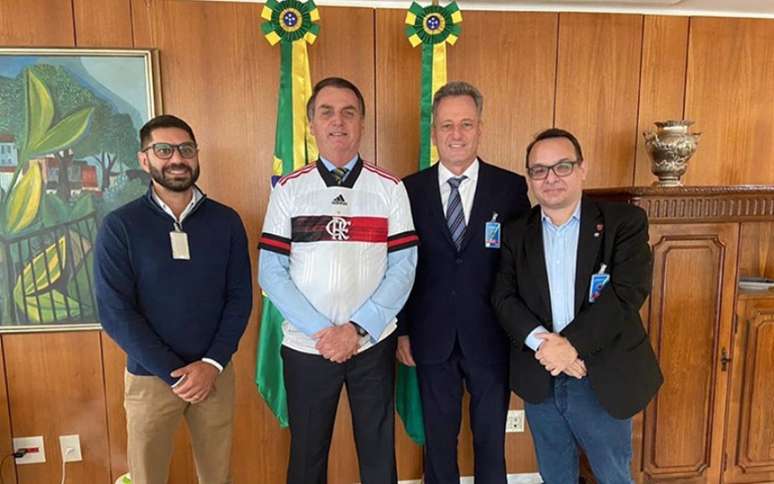 Bolsonaro ao lado de Landim, Tannure e Aleksander Santos, diretor do clube (Foto: Arquivo Pessoal)