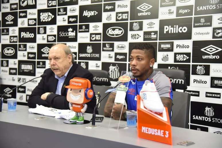 Marinho foi apresentado ao Santos ao lado de Peres, em maio de 2019 (Foto: Ivan Storti/Santos FC)