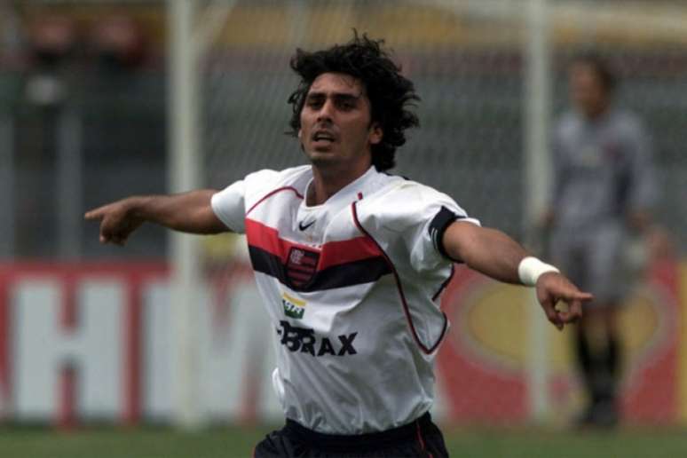 Athirson foi criado na base do Flamengo e se tornou um dos ídolos do clube (Acervo/Lance!)