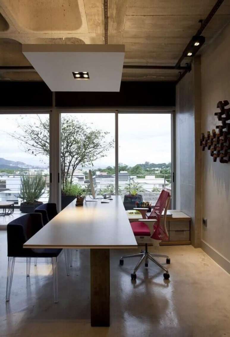 47. Cadeira de escritório rosa moderna – Foto: Pinterest