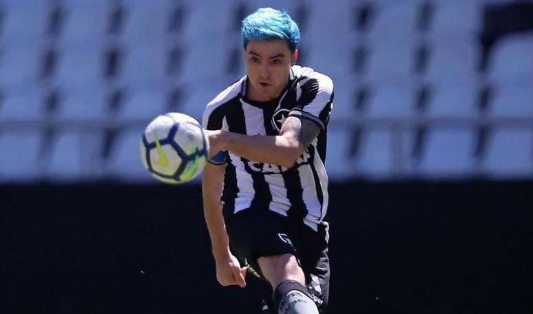 Felipe Neto é o maior craque do Botafogo na atualidade