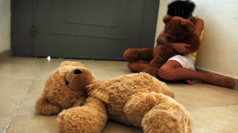 Dados do Minist&eacute;rio da Sa&uacute;de dizem que mais de 70% dos casos de abuso infantil acontecem dentro de casa