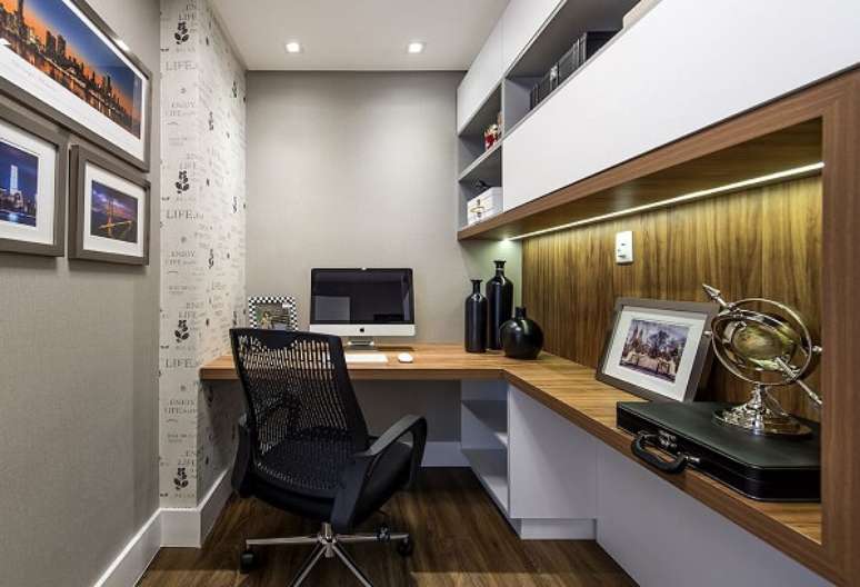 9. Invista em móveis planejados e embutidos para escritório pequeno. Fonte: Espaço do Traço Arquitetura
