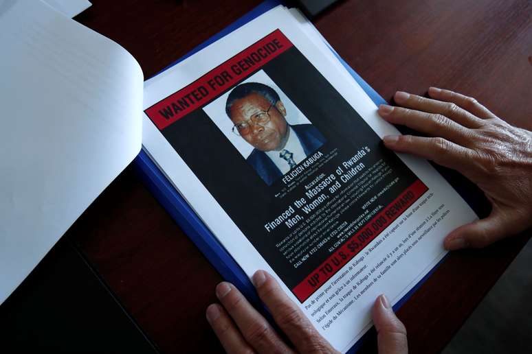 Cartaz oferece recompensa por Felicien Kabuga
19/05/2020
REUTERS/Benoit Tessier