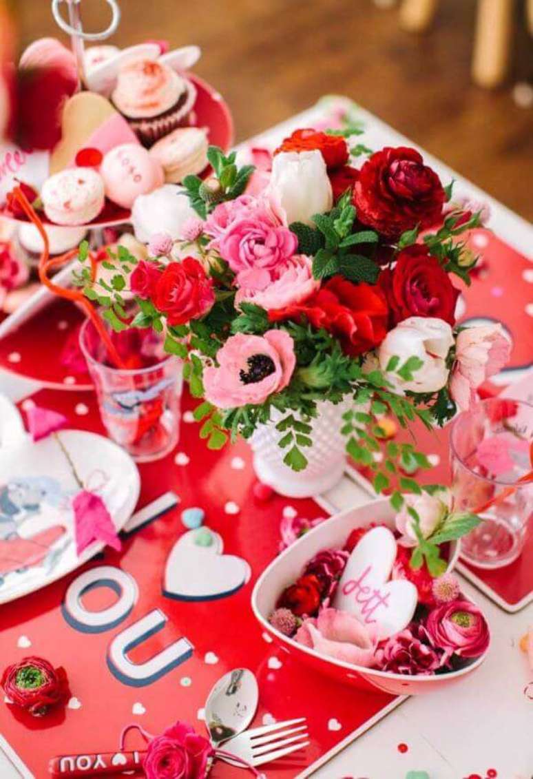 45. Jantar com decoração romântica e simples – Via: Pinterest