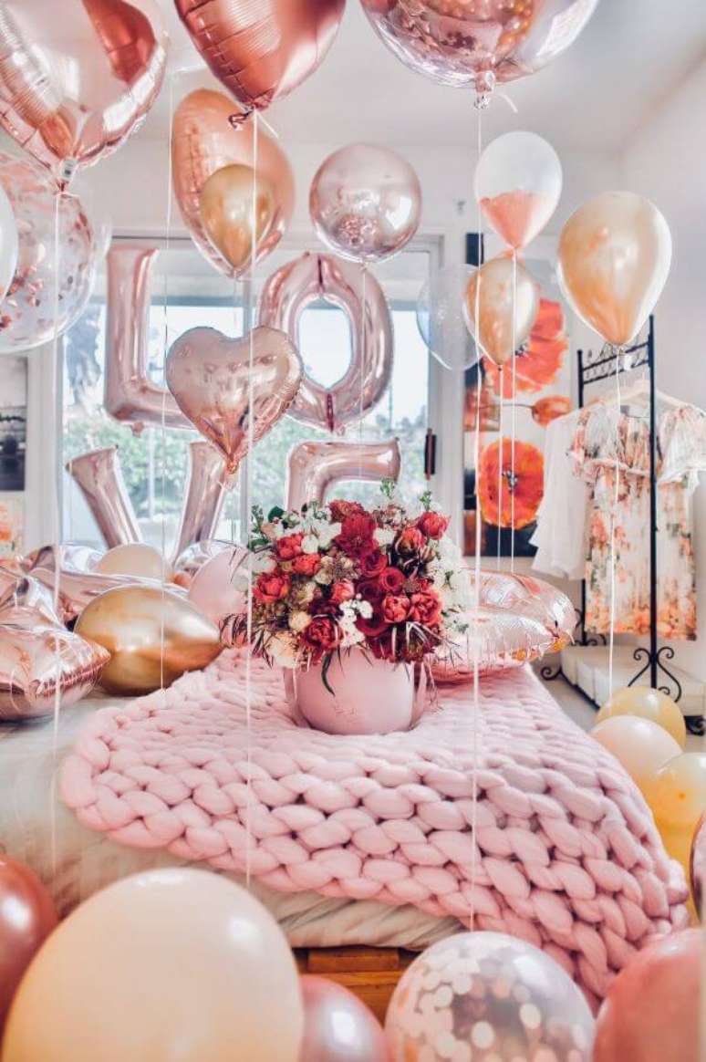 1. Decoração romântico para quarto de casal – Via: Pinterest