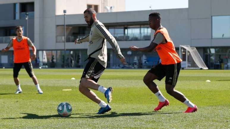 Os clubes do Campeonato Espanhol retornaram aos treinamentos em maio, seguindo protocolo rigoroso (Foto: Divulgação/Real Madrid)