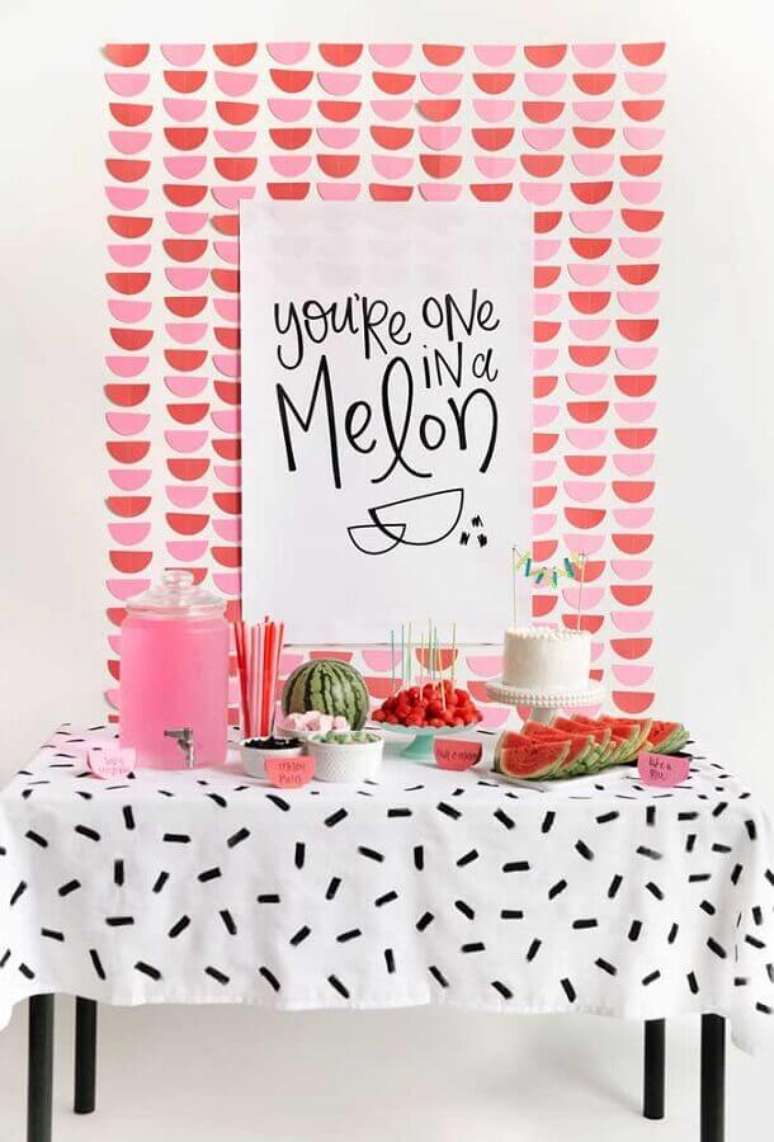61. Tema melancia para decora&ccedil;&atilde;o festa infantil simples bonita &ndash; Foto: Pinterest