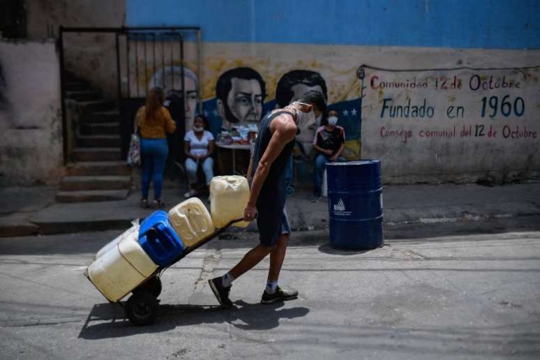 Crise levou também à falta de água em diversos lugares da Venezuela