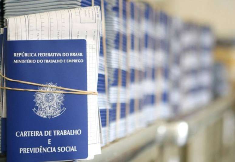 De janeiro até o dia 15 de maio, foram feitos 2,841 milhões de pedidos de seguro-desemprego