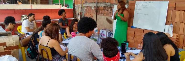 Projeto Unifavela ajuda estudantes da periferia a ingressar na faculdade
