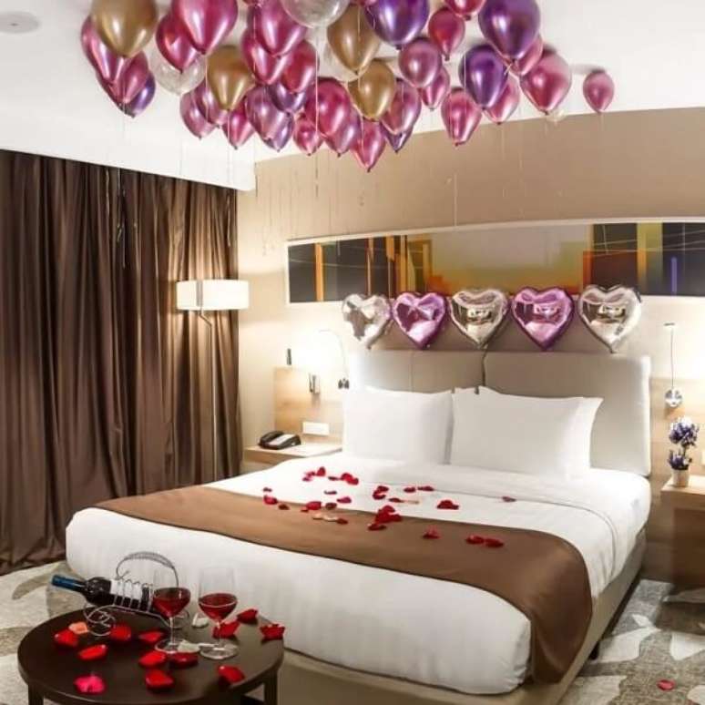 27. Aprenda como decorar o quarto para o dia dos namorados com balões. Fonte: Pinterest