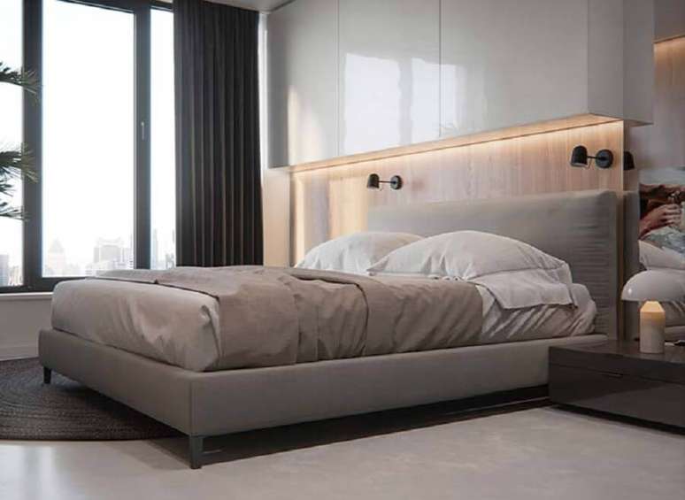 98. Quarto planejado decorado com estilo moderno com cama casal com cabeceira estofada cinza – Foto: Home Fashion Trend