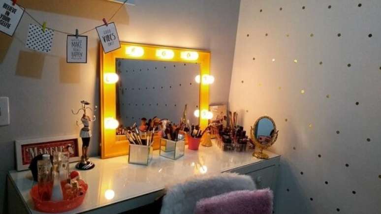 14. A penteadeira camarim pode receber diferentes acabamentos. Fonte: Pinterest