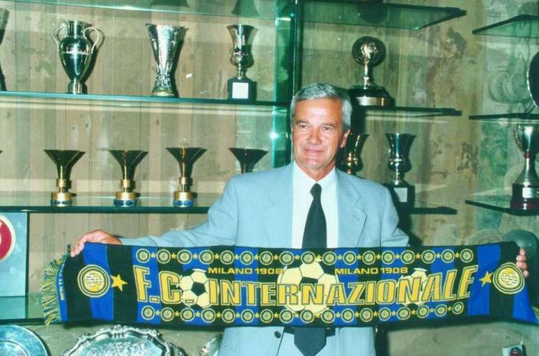 Gigi Simoni venceu a Copa da Uefa em 1998 (Foto: Divulgação / Inter de Milão)