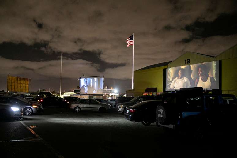 Drive-in em Fort Lauderdale, Flórida, EUA, 28/03/2020. REUTERS/Marco Bello/Foto de arquivo