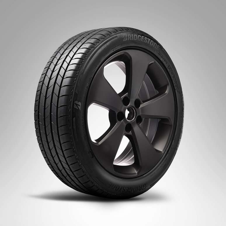 Os sulcos ou ranhuras que a banda de rodagem apresenta são um importante fator para garantir o excelente desempenho do pneu. 