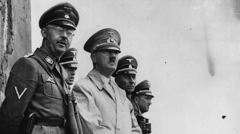 Himmler ao lado do líder nazista, Adolf Hitler