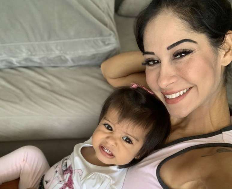 Mayra Cardi e a filha Sofia