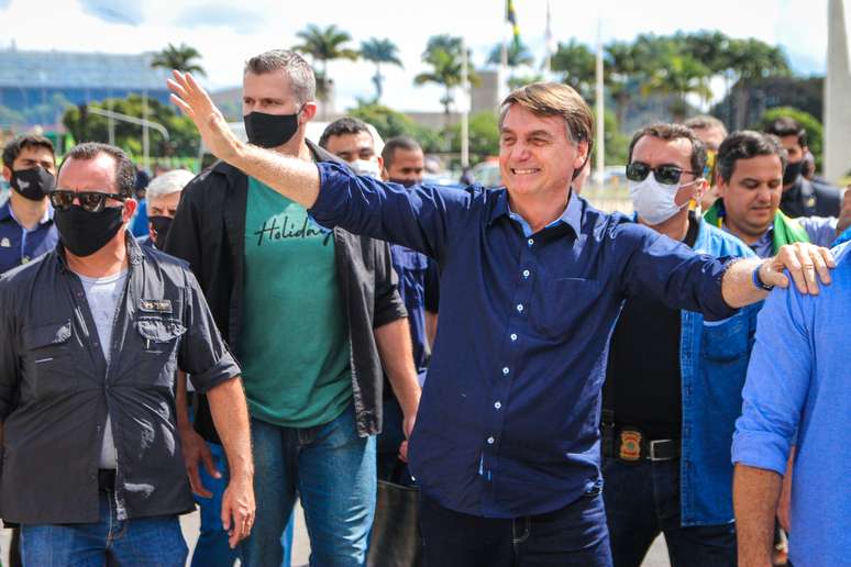 Bolsonaro durante manifestação de apoio ao seu governo na cidade de Brasília, DF, neste domingo, 24