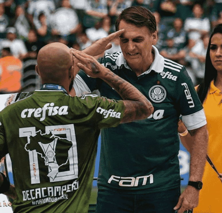 Felipe Melo fez gesto militar para Jair Bolsonaro em entrega do título nacional ao Palmeiras, em 2018(Reprodução/Instagram)