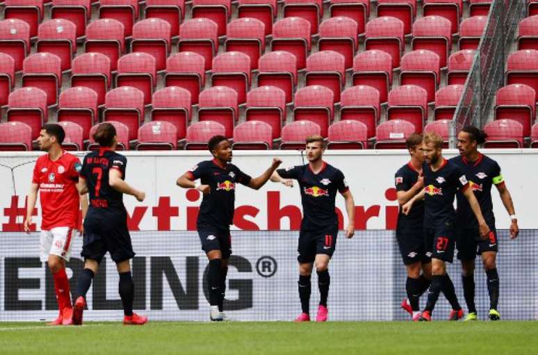 Timo Werner marcou três gols na partida e chegou a 24 tentos no Campeonato Alemão (Kai PFAFFENBACH / POOL / AFP)