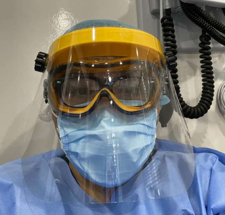 Michelle Tom retornou &agrave; sua comunidade depois de se formar em medicina