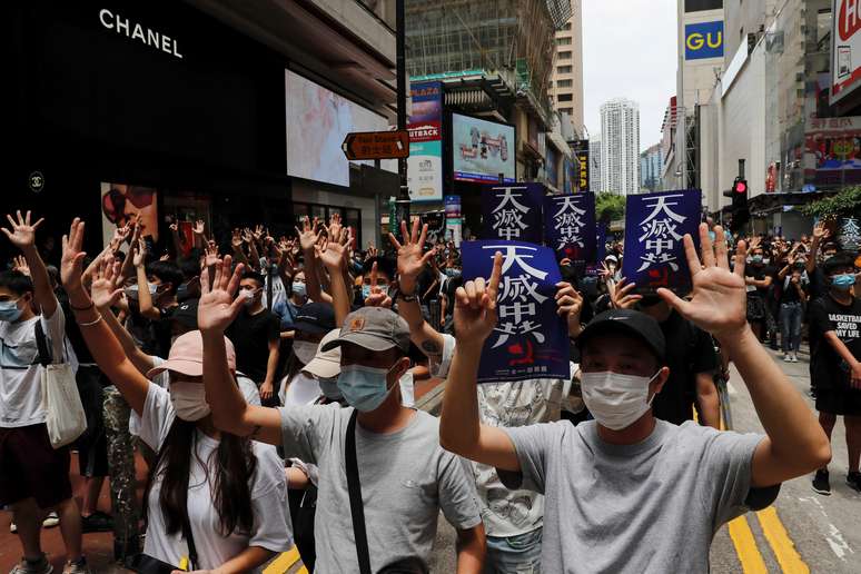 Manifestantes protestam em Hong Kong
24/05/2020 REUTERS/Tyrone Siu 