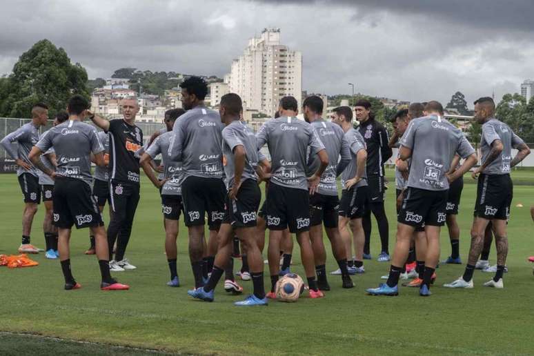 Líderes do elenco e jogadores experientes elogiaram o trabalho de Tiago (Foto: Daniel Augusto Jr./ Ag. Corinthians)