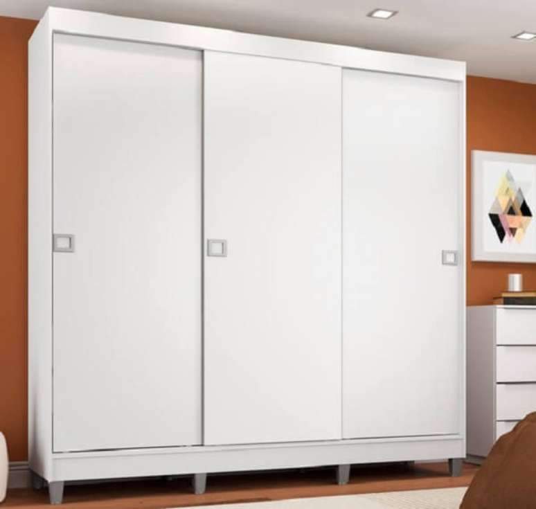 25. Guarda roupa casal com p&eacute; feito em acabamento cinza. Fonte: Pinterest