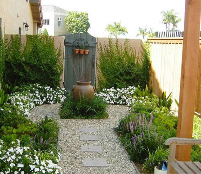 7. Modelos de jardim com muita informa&ccedil;&atilde;o pode deixar o ambiente sufocante e sem personalidade. Fonte: Pinterest