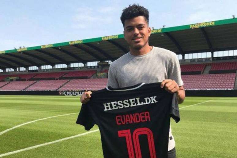 Evander vem fazendo boa temporada pelo Midtjylland (Foto: Divulgação)