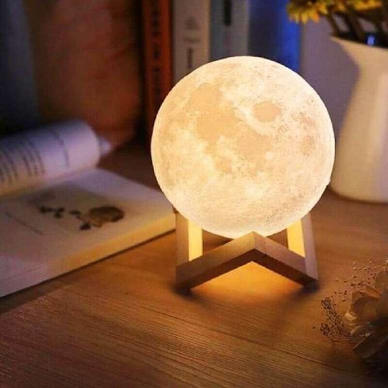 37. Modelo de abajur de lua – Foto: Lucimara Di Cali