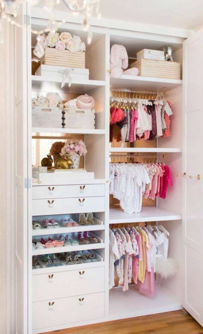 40. Guarda roupa infantil 2 portas – Via: Pinterest