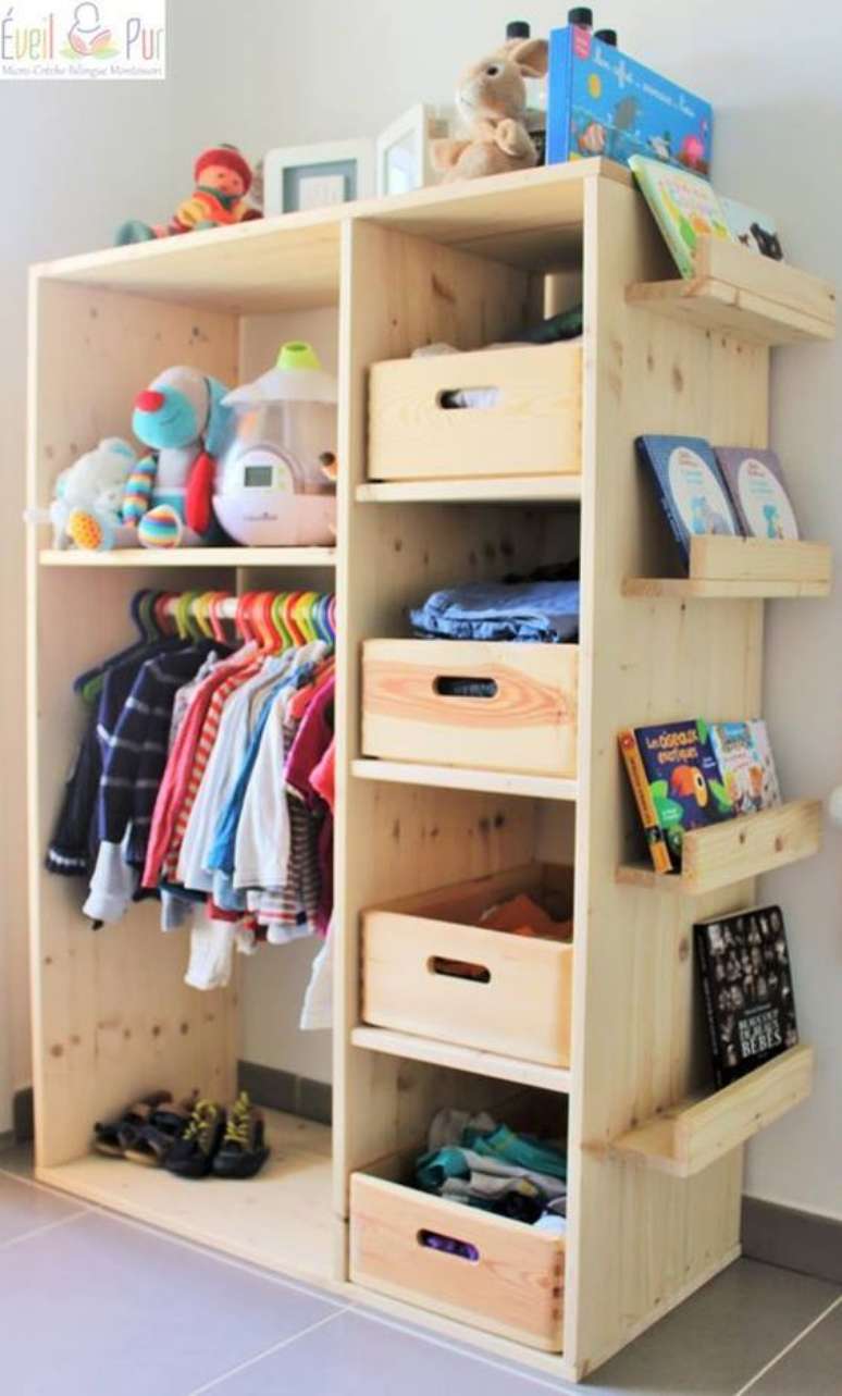 25. Guarda roupa infantil com caixas organizadoras – Via: Pinterest