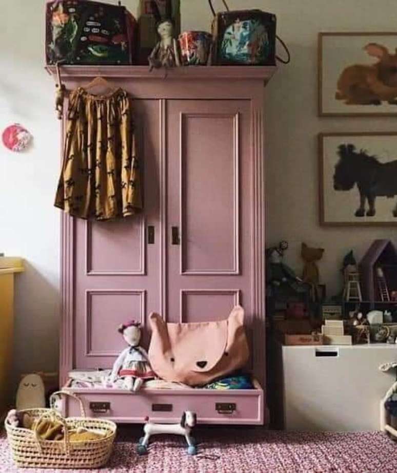80. Guarda roupa infantil rosa – Via: Pinterest
