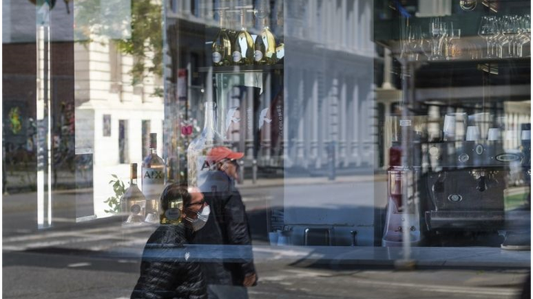 "Em menos de dois meses, houve 36 milh&otilde;es de pedidos de seguro-desemprego, um n&uacute;mero que jamais hav&iacute;amos visto em um per&iacute;odo t&atilde;o curto de tempo''