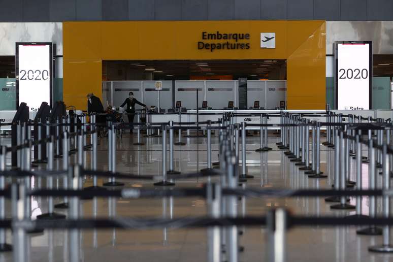 Saguão vazio em aeroporto de Garulhos
25/05/2020
REUTERS/Amanda Perobelli