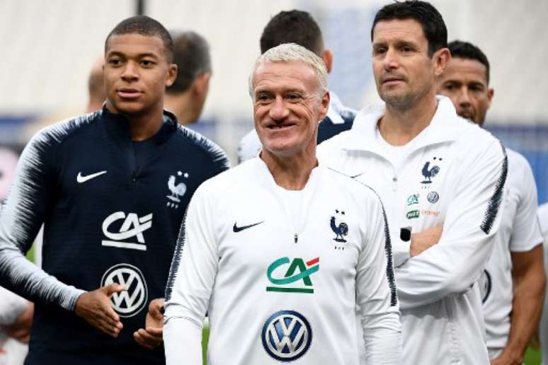 Didier Deschamps criticou volta de grandes ligas do futebol europeu (Foto: Franck Fife / AFP)