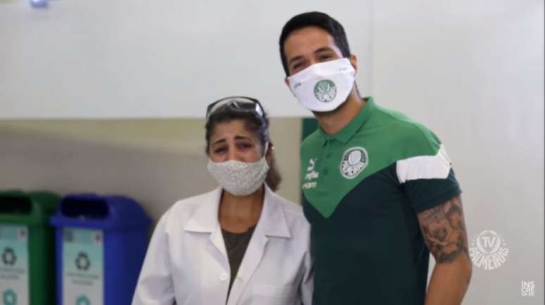 Luan emocionou a biomédica Ana Paula de Oliveira em doação de sangue no Allianz (Reprodução/TV Palmeiras)