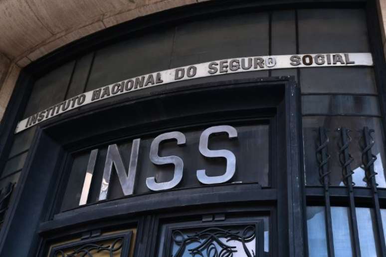 Presidente do INSS diz que zera a fila até outubro