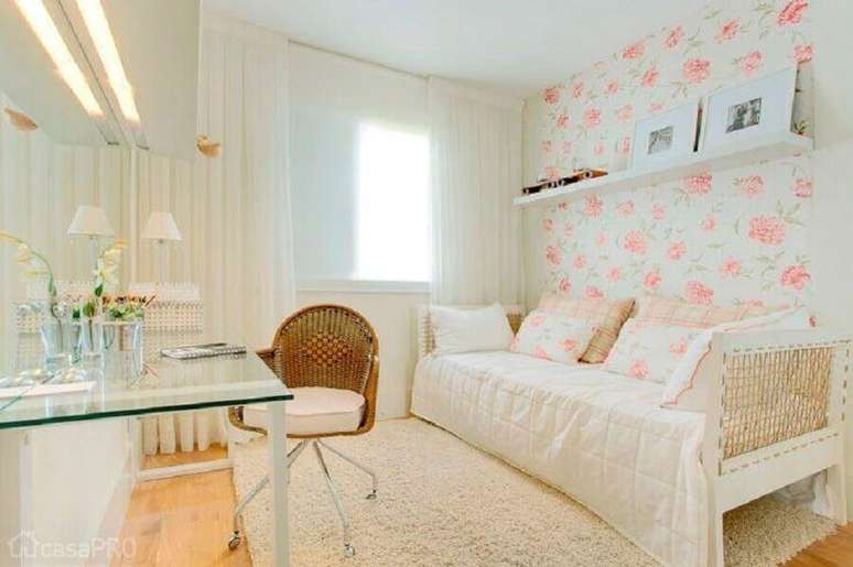 39. Papel de parede floral para decoração de quartos bonitos femininos – Foto: Pinterest