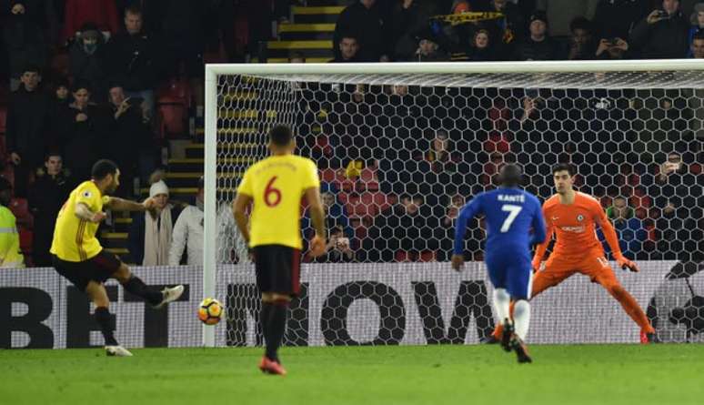 Troy Deeney não quer voltar aos treinos por conta do COVID-19 (Foto: Glyn Kirk / AFP)