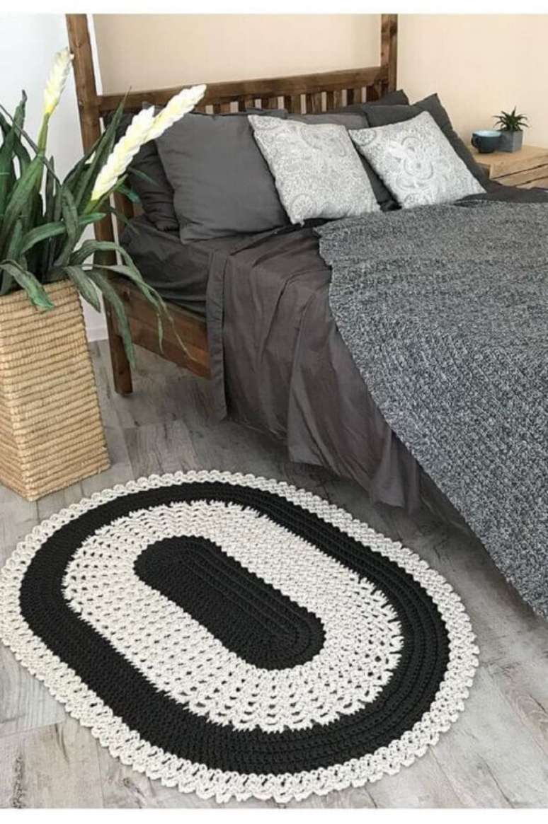 16. Decoração simples com tapete para quarto de crochê – Foto: Crochet Sample