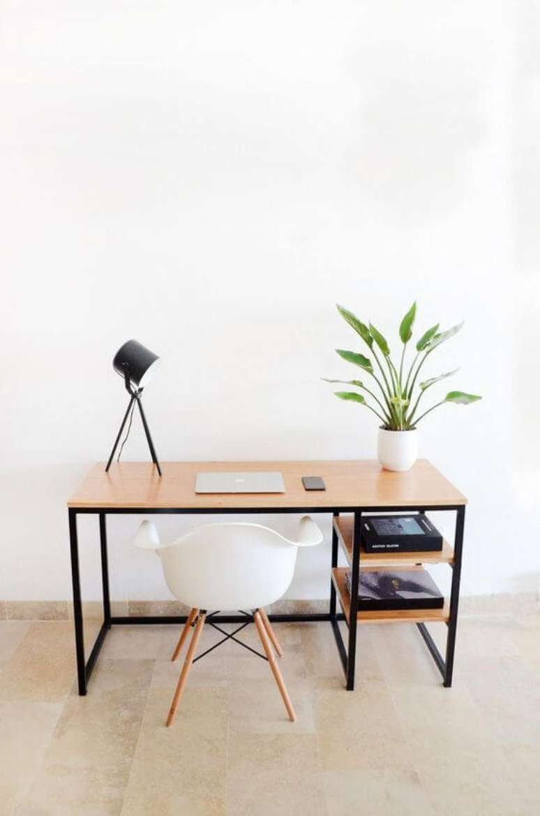 19. Móveis de ferro na escrivaninha clean – Via: Pinterest