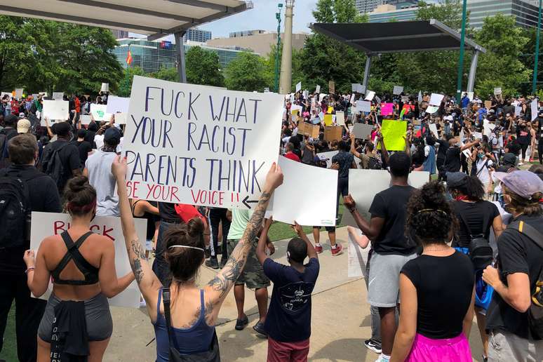 Protesto em Atlanta por morte de homem negro sob custódia da polícia em Mineápolis
29/05/2020
REUTERS/Dustin Chambers