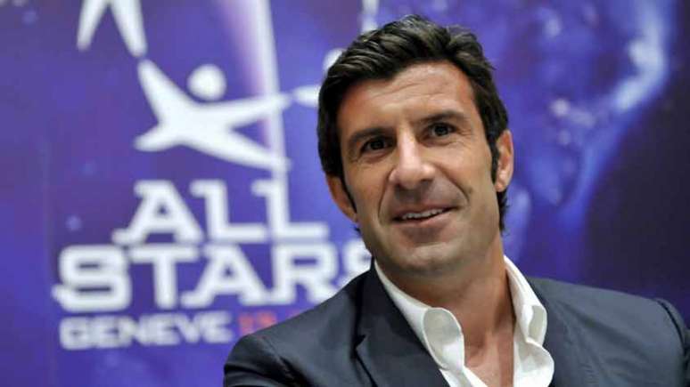 Figo também comentou sobre sua transferência do Barcelona para o Real Madrid, em 2000, por 60 milhões de euros, um valor recorde na época (Reprodução)