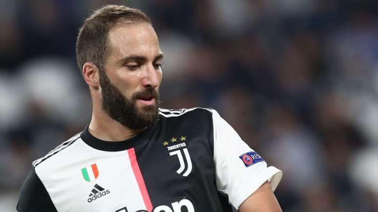 Higuaín está sendo cobiçado na Itália - Foto: Isabella Bonotto/AFP